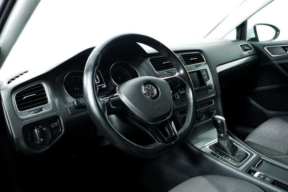 Volkswagen Golf с пробегом — 2013 год. Фото: #12