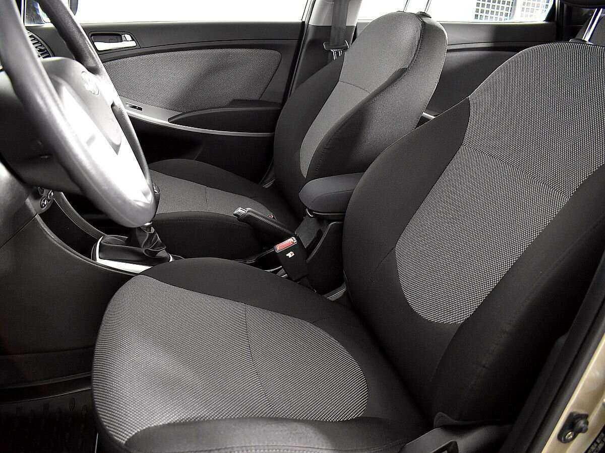 Hyundai Solaris с пробегом — 2014 год. Фото: #7