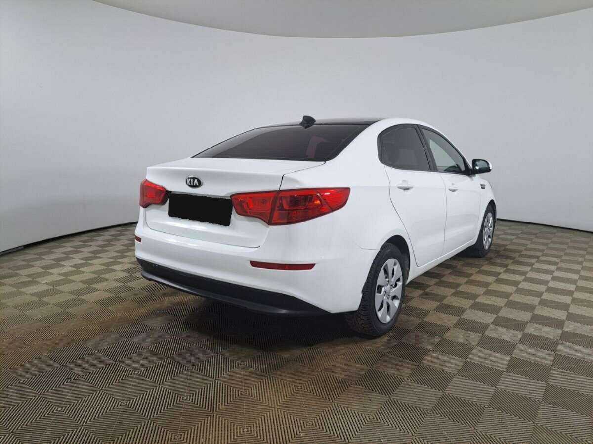 Kia Rio с пробегом — 2015 год. Фото: #4