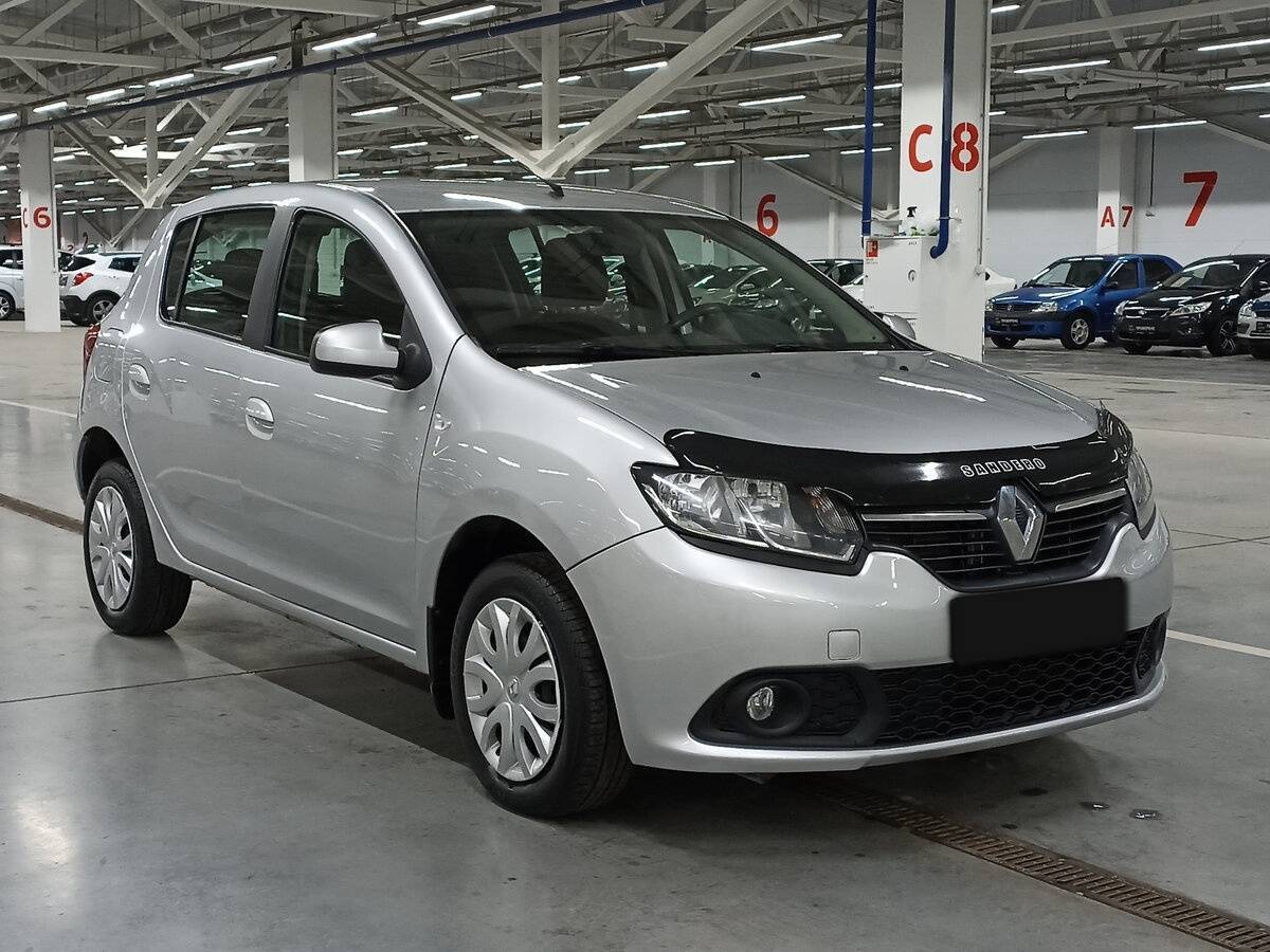 Renault Sandero с пробегом — 2017 год. Фото: #2