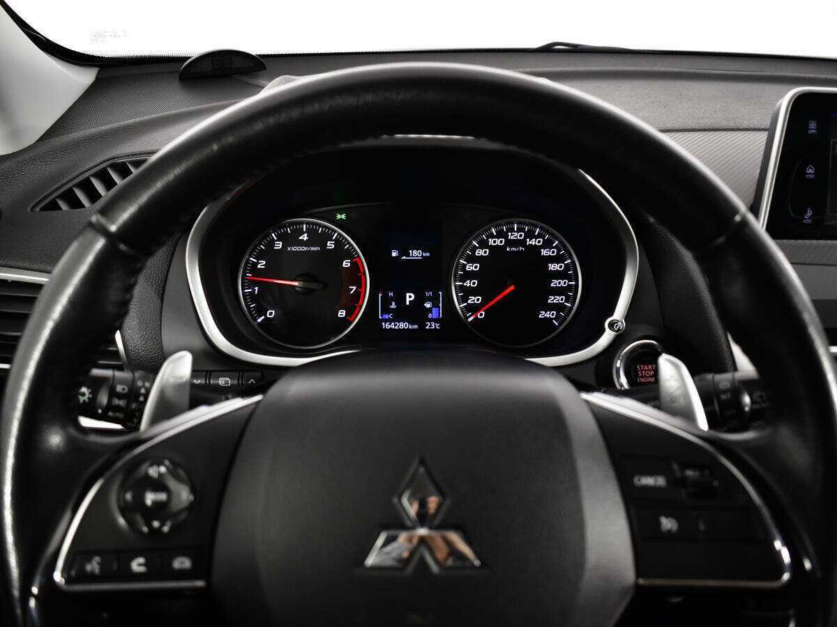 Mitsubishi Eclipse Cross с пробегом — 2018 год. Фото: #10