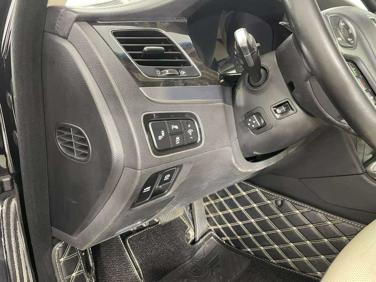 Hyundai Equus с пробегом — 2013 год. Фото: #8