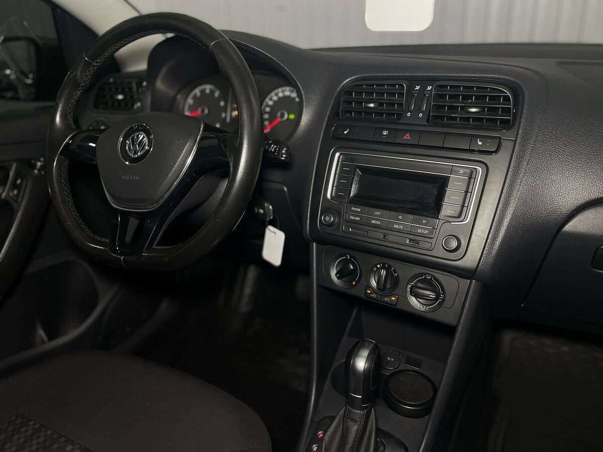 Volkswagen Polo с пробегом — 2017 год. Фото: #14
