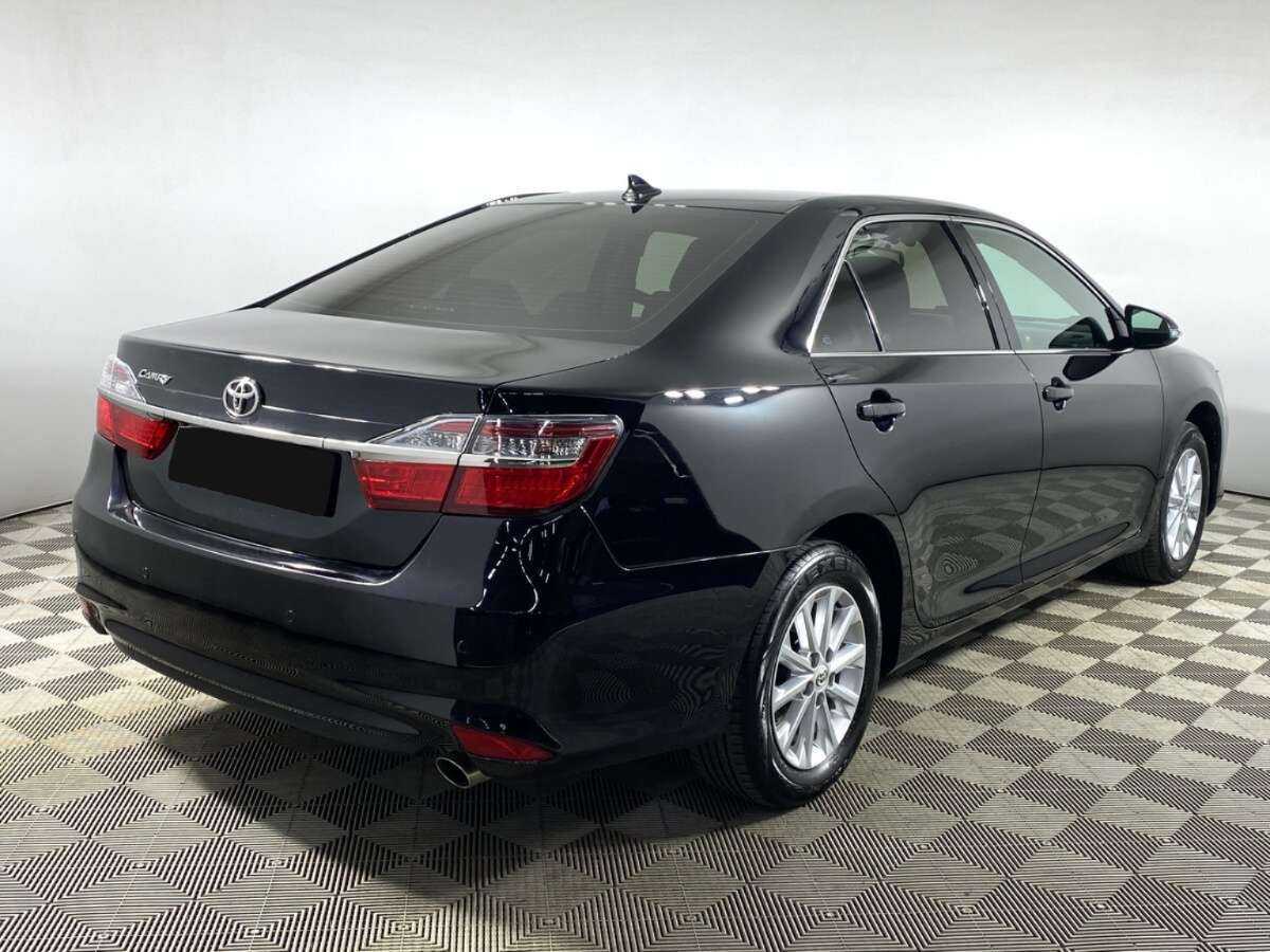 Toyota Camry с пробегом — 2017 год. Фото: #4