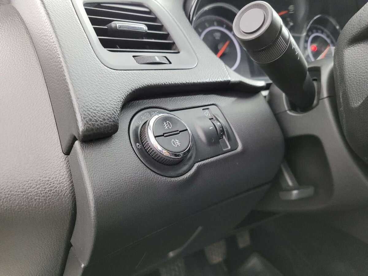 Opel Insignia с пробегом — 2013 год. Фото: #8