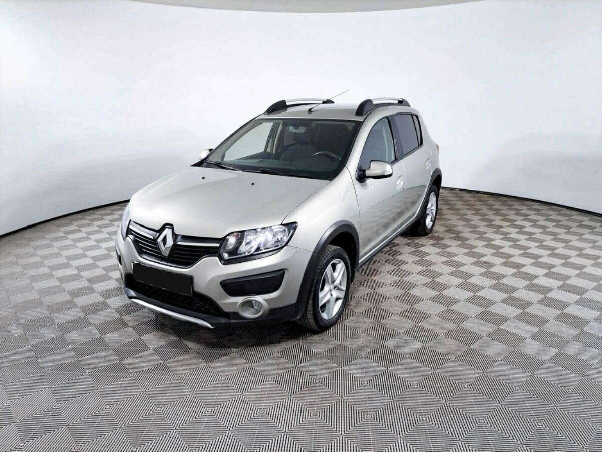 Renault Sandero с пробегом — 2017 год. Посмотреть фото