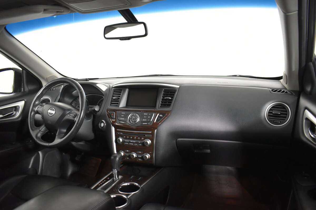 Nissan Pathfinder с пробегом — 2015 год. Фото: #12