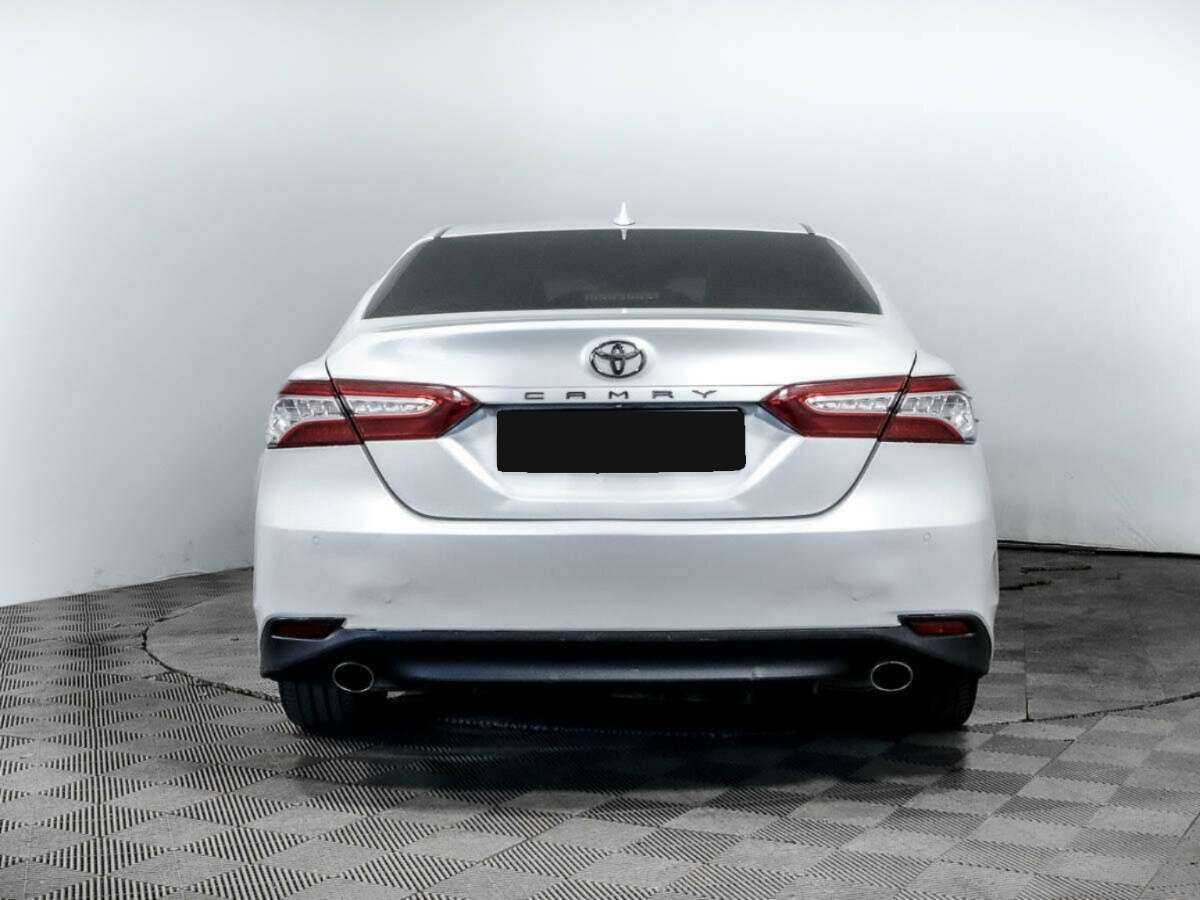 Toyota Camry с пробегом — 2018 год. Фото: #4