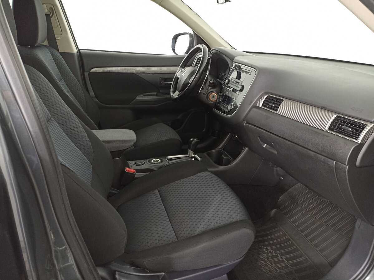 Mitsubishi Outlander с пробегом — 2014 год. Фото: #8