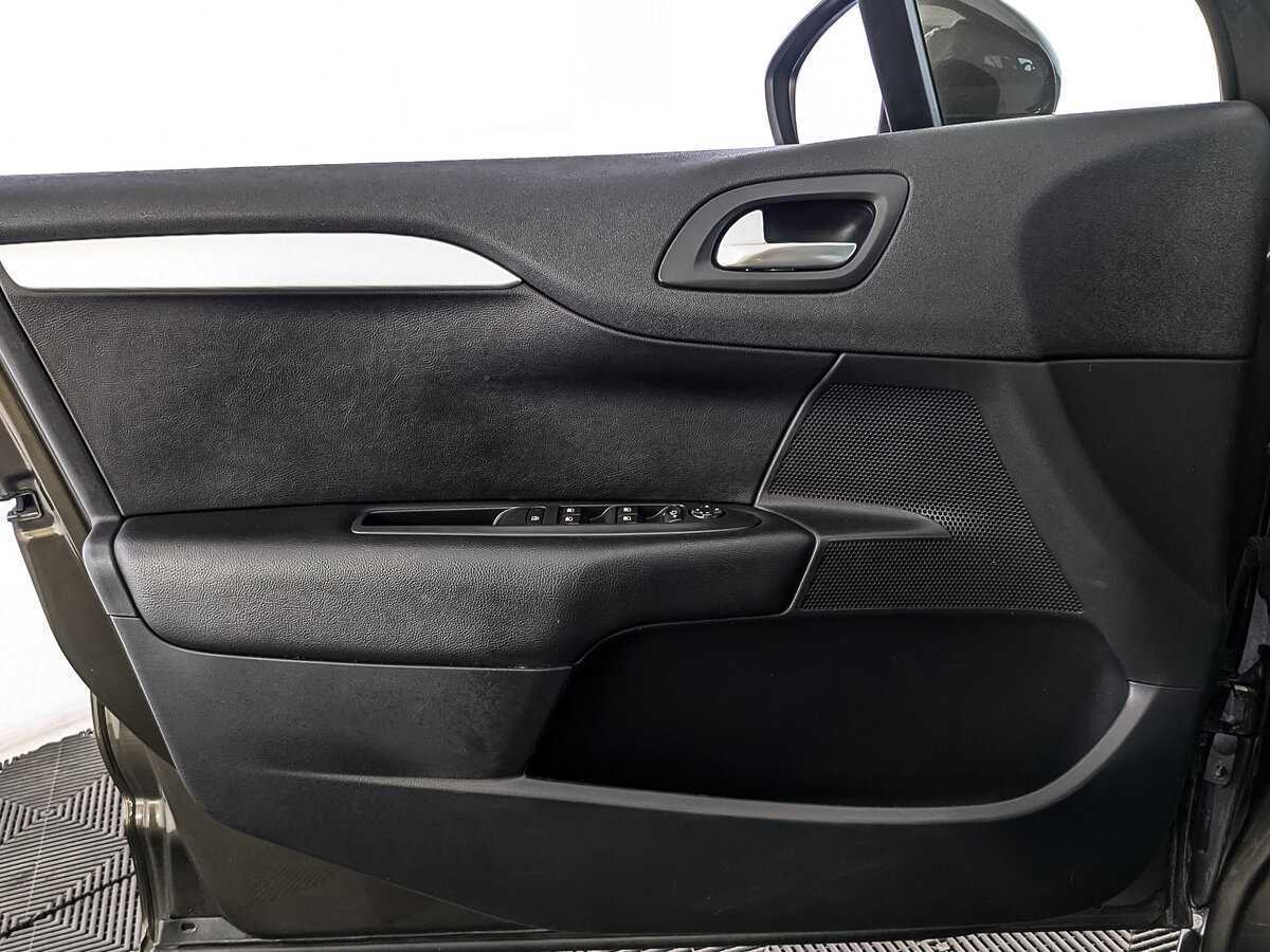 Citroen C4 с пробегом — 2018 год. Фото: #18