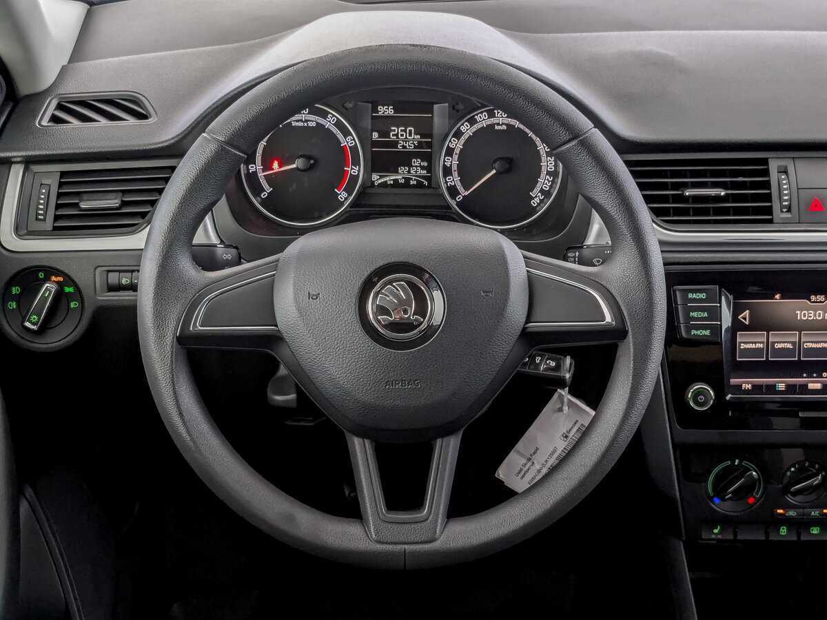 Skoda Rapid с пробегом — 2018 год. Фото: #16