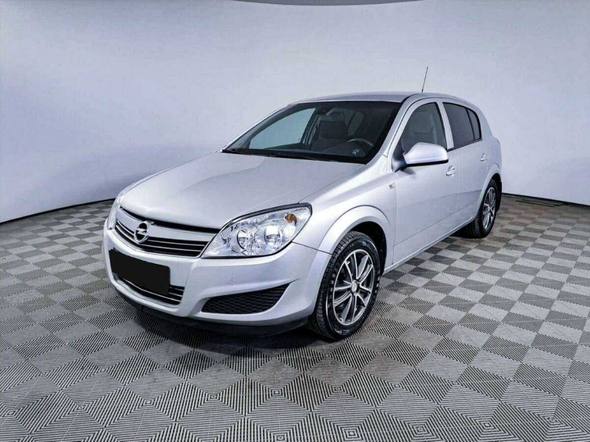 Opel Astra с пробегом — 2013 год. Фото: #16