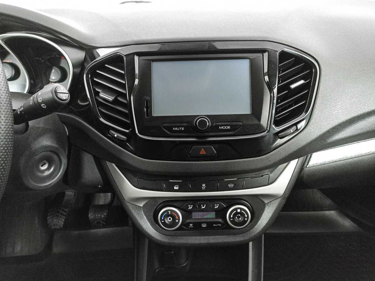 Lada (ВАЗ) Vesta с пробегом — 2019 год. Фото: #12