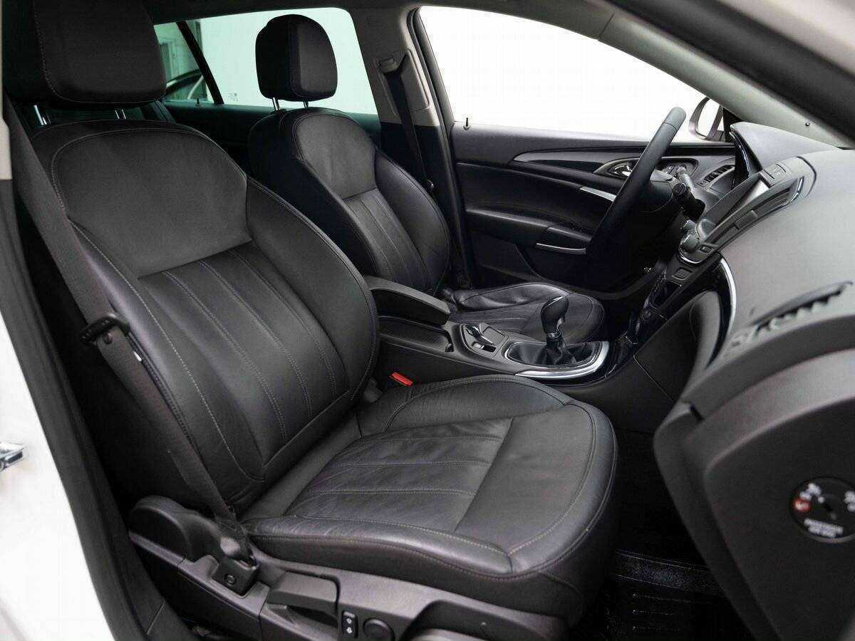 Opel Insignia с пробегом — 2013 год. Фото: #14