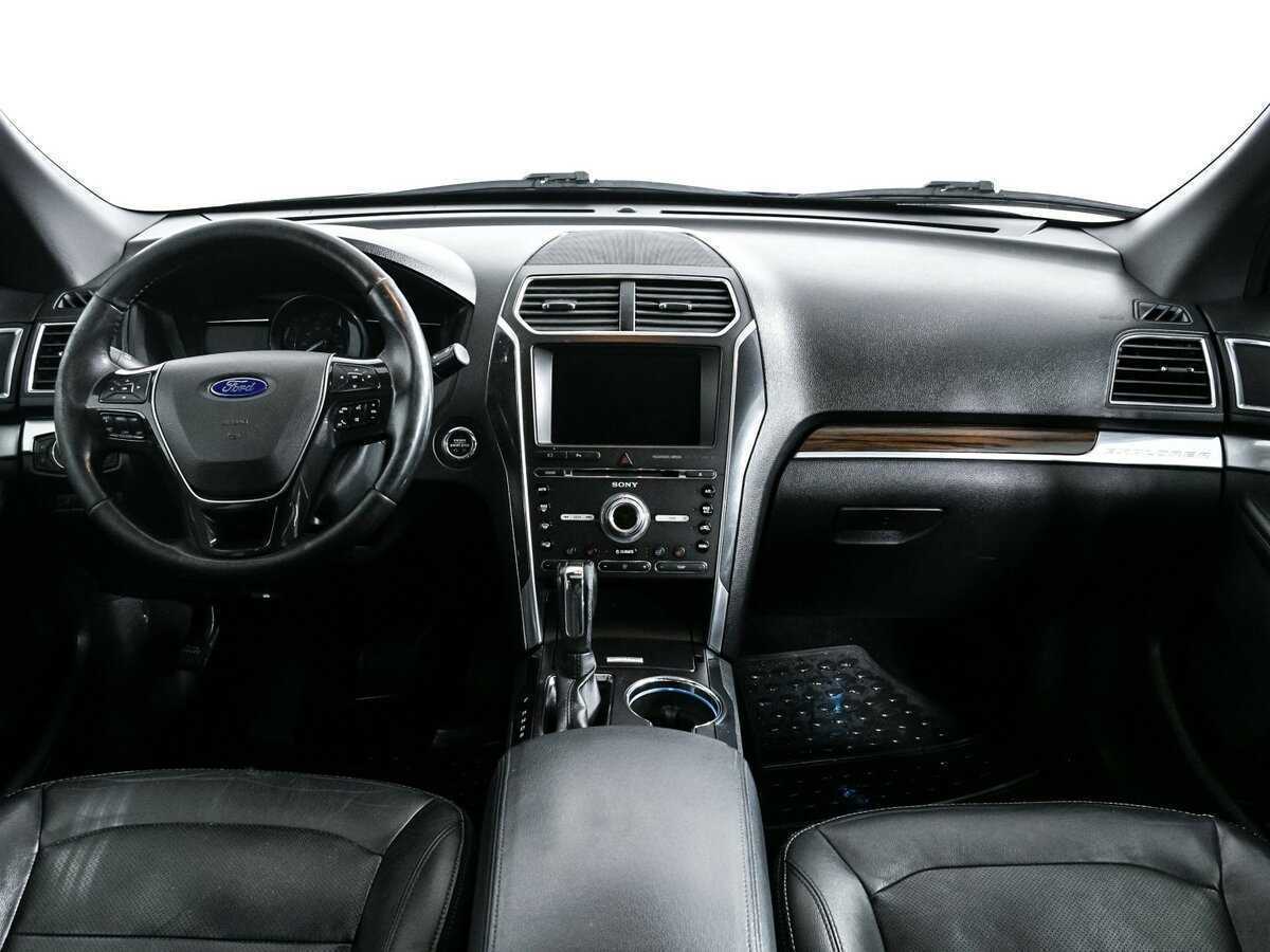 Ford Explorer с пробегом — 2016 год. Фото: #8