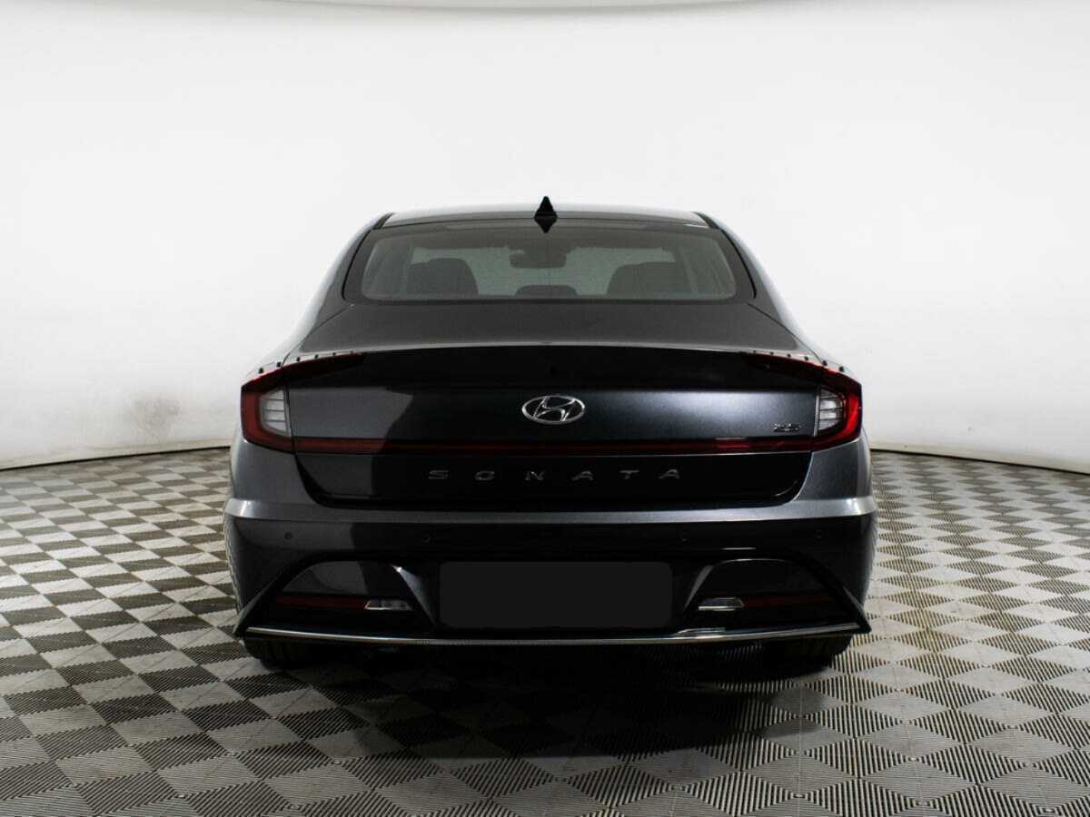 Hyundai Sonata с пробегом — 2023 год. Фото: #5