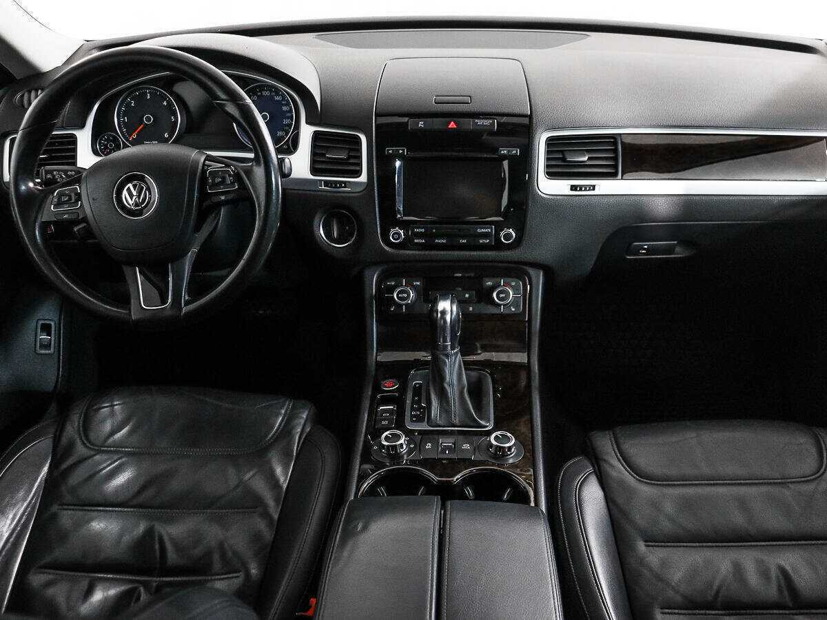 Volkswagen Touareg с пробегом — 2012 год. Фото: #14