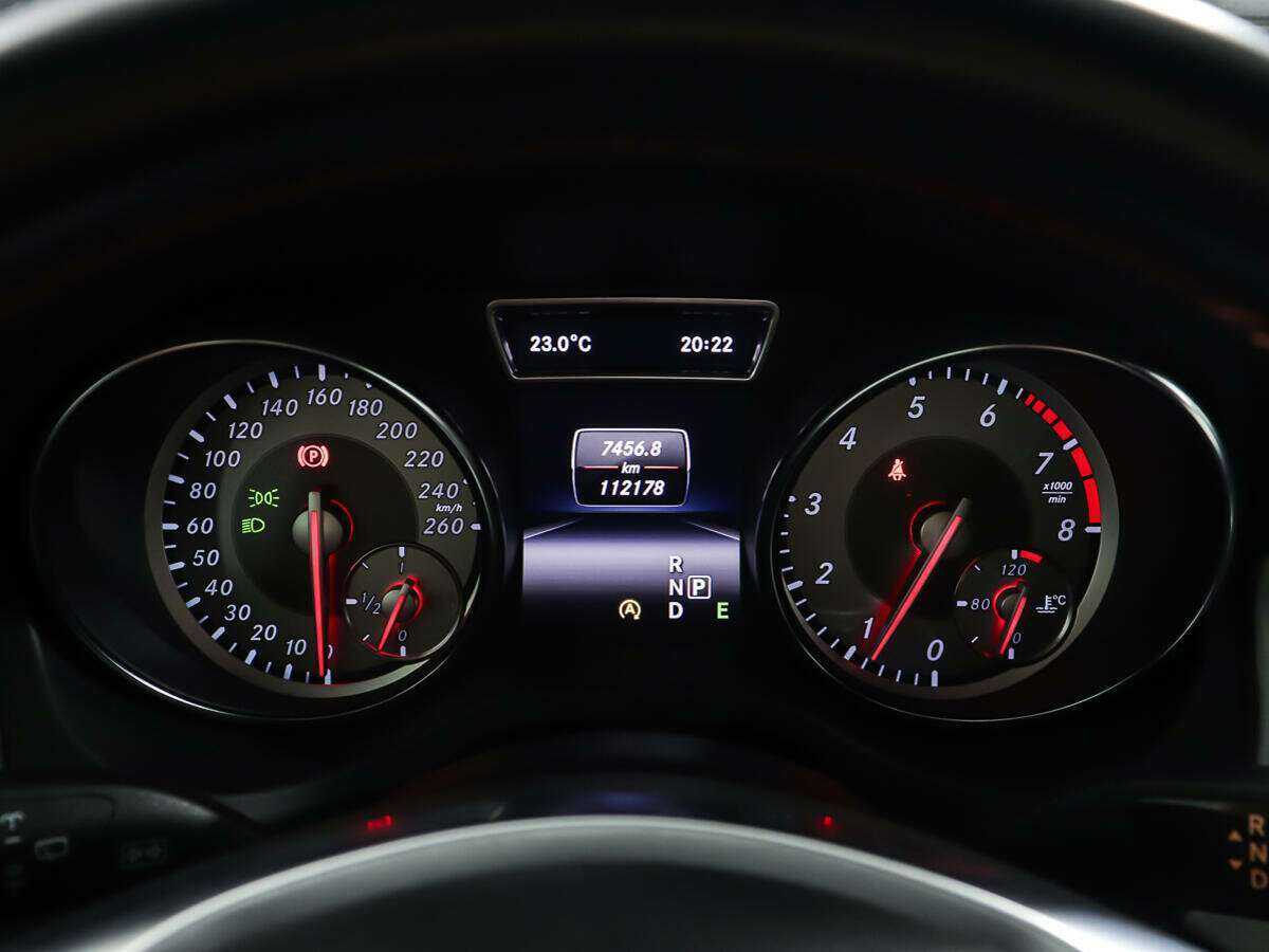 Mercedes-Benz GLA с пробегом — 2015 год. Фото: #11