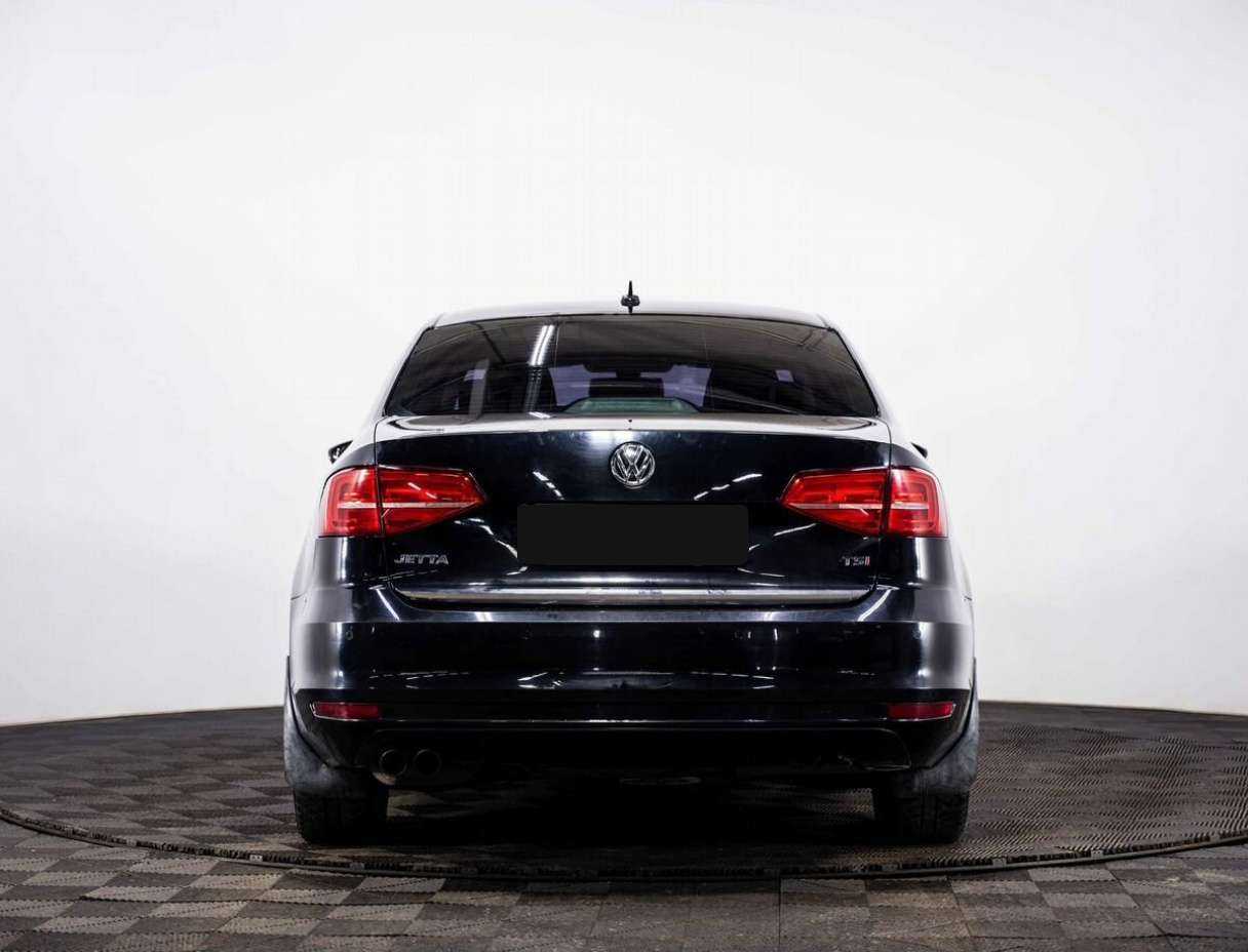 Volkswagen Jetta с пробегом — 2016 год. Фото: #4