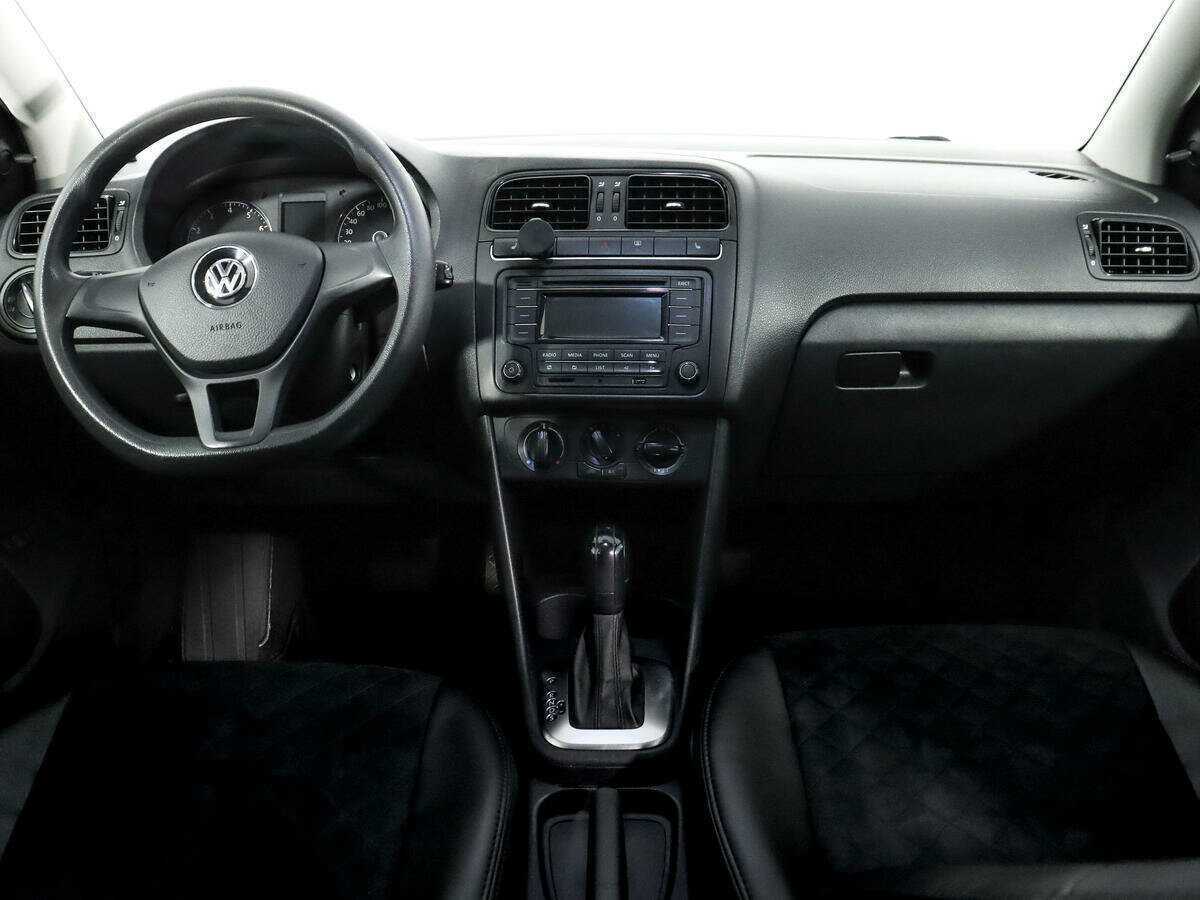 Volkswagen Polo с пробегом — 2016 год. Фото: #10