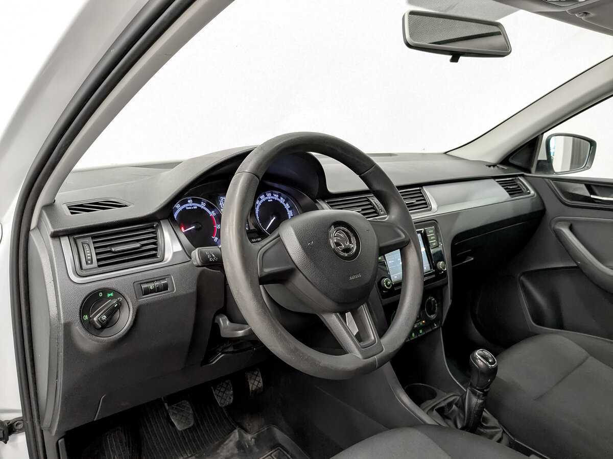 Skoda Rapid с пробегом — 2017 год. Фото: #15