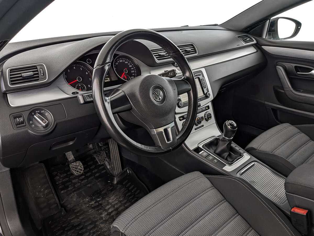 Volkswagen Passat CC с пробегом — 2012 год. Фото: #10