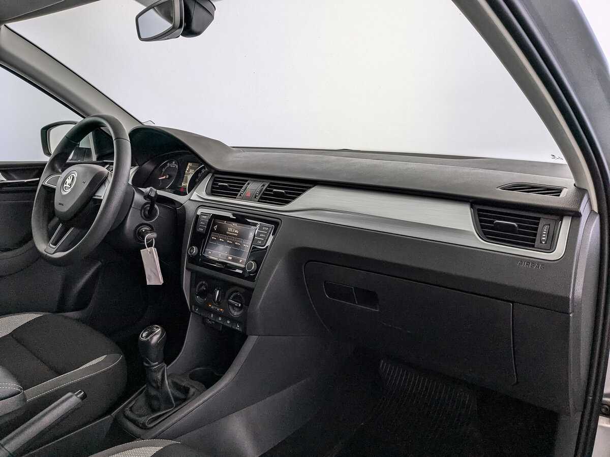 Skoda Rapid с пробегом — 2018 год. Фото: #8