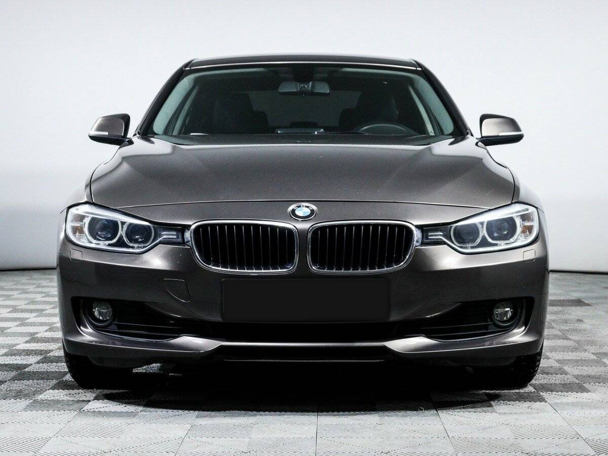 BMW 3 серии с пробегом — 2014 год. Фото: #1