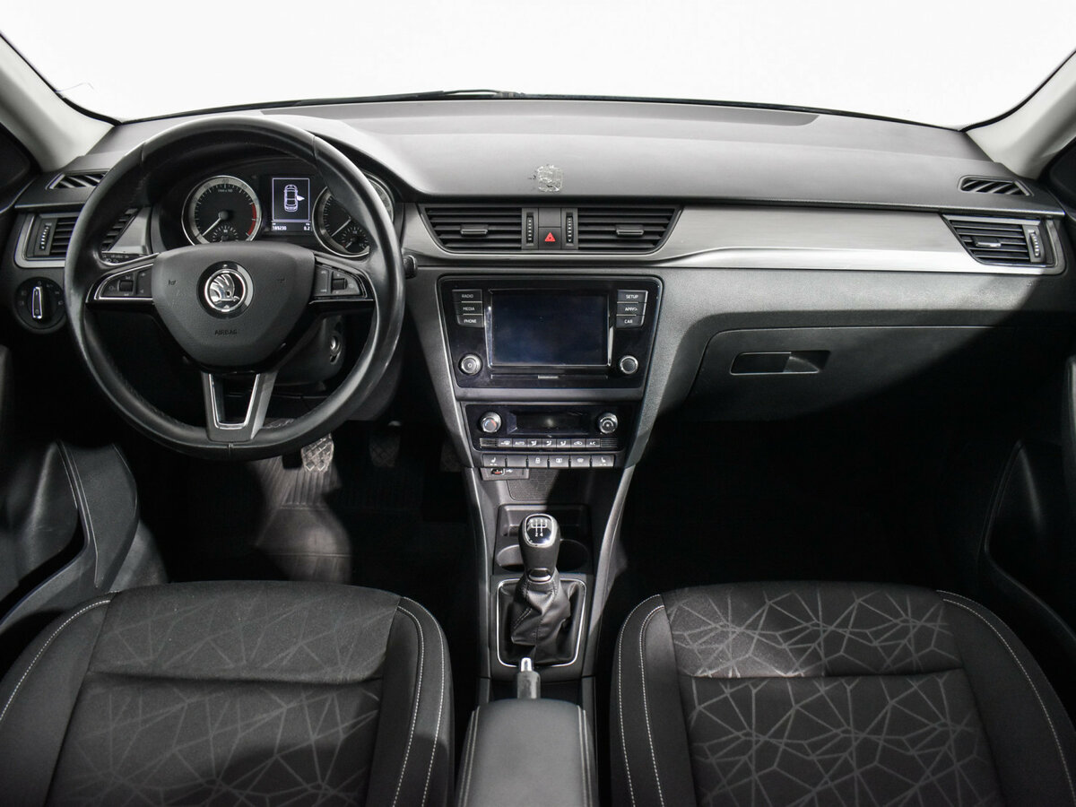 Skoda Rapid с пробегом — 2019 год. Фото: #12