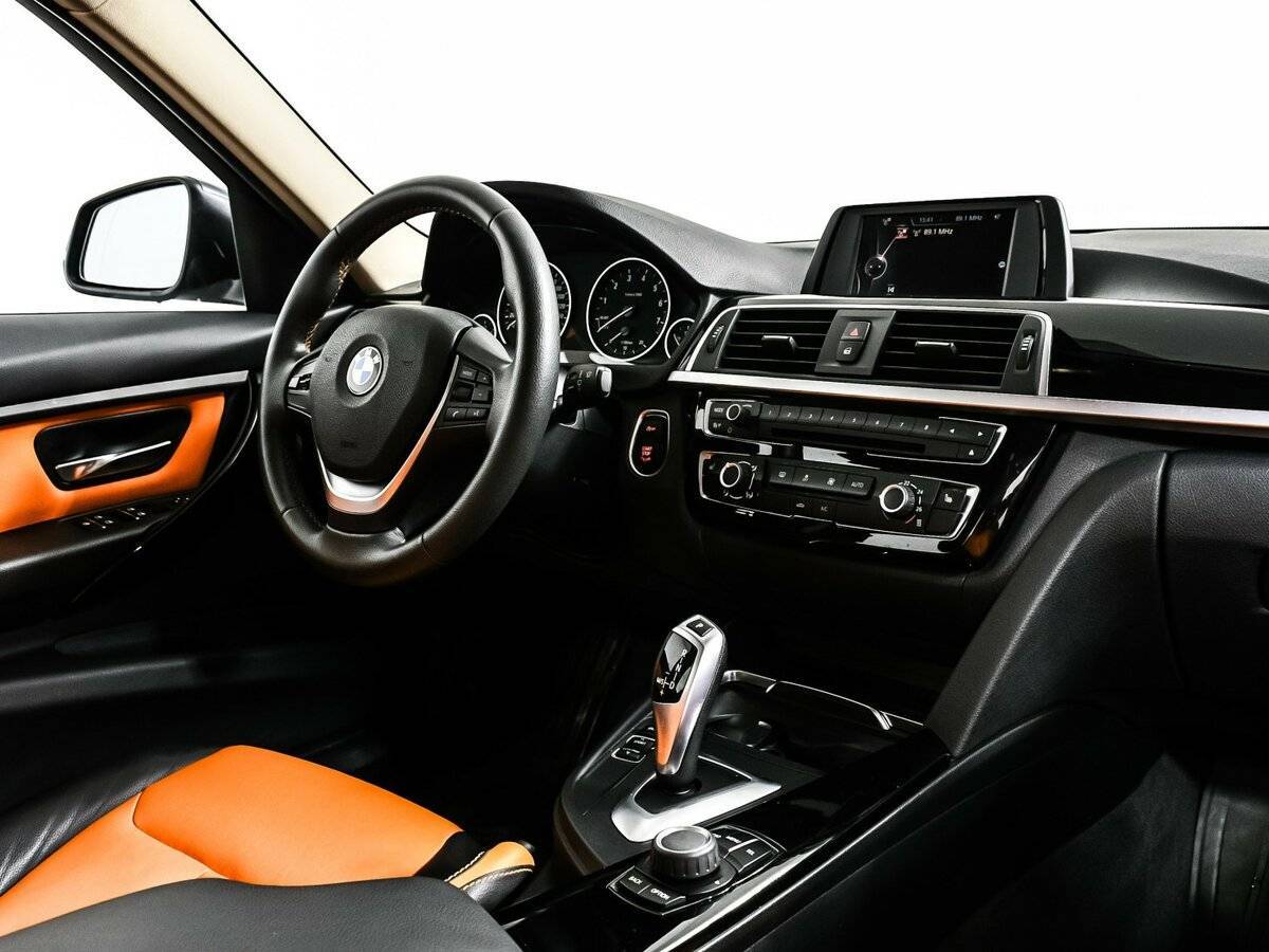 BMW 3 серии с пробегом — 2017 год. Фото: #8