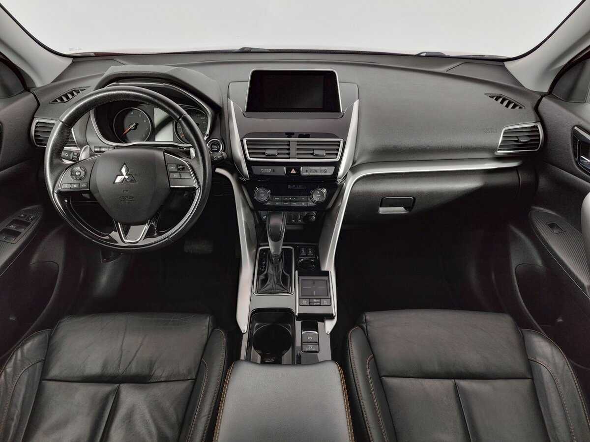 Mitsubishi Eclipse Cross с пробегом — 2018 год. Фото: #9