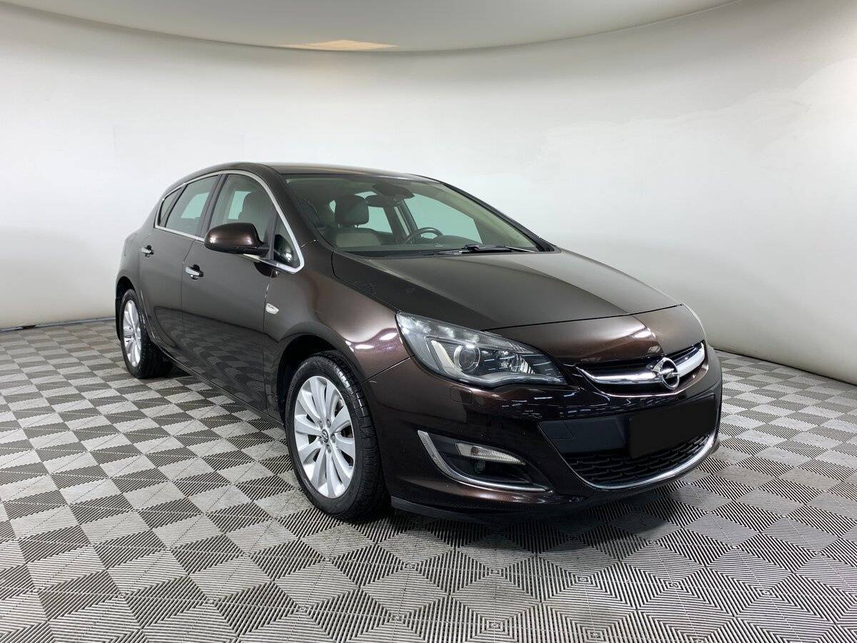 Opel Astra с пробегом — 2013 год. Фото: #2
