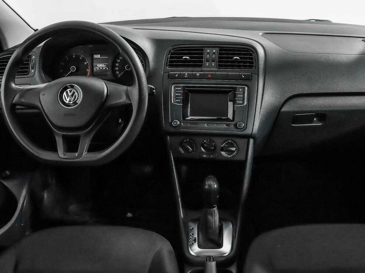 Volkswagen Polo с пробегом — 2016 год. Фото: #11