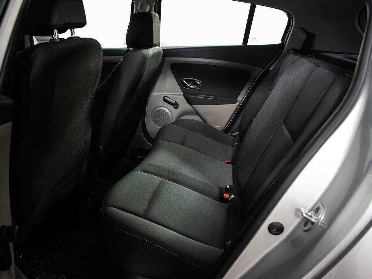 Renault Megane с пробегом — 2012 год. Фото: #7