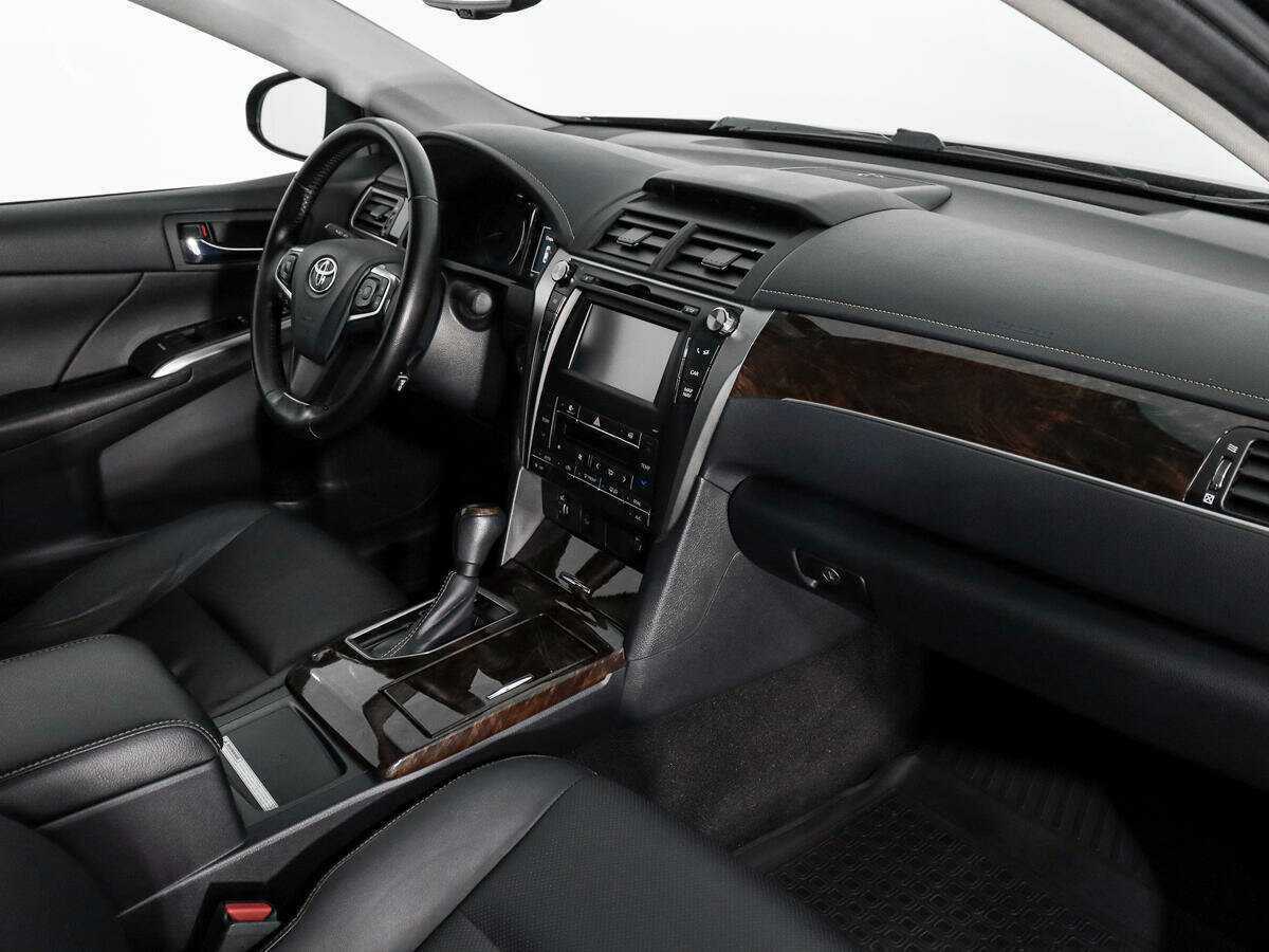 Toyota Camry с пробегом — 2016 год. Фото: #12