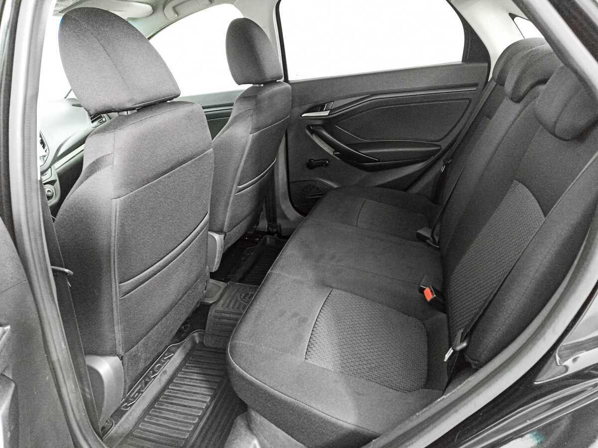 Lada (ВАЗ) Vesta с пробегом — 2017 год. Фото: #9