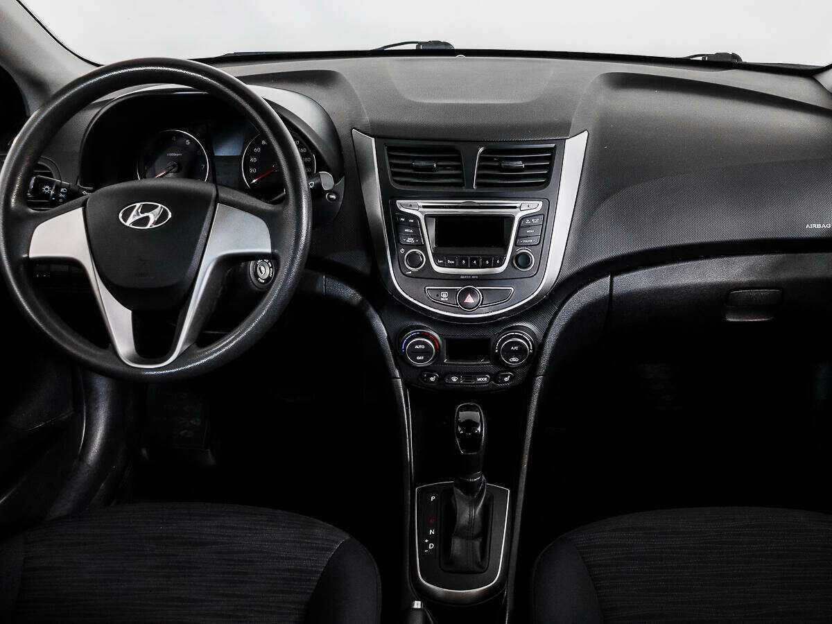 Hyundai Solaris с пробегом — 2016 год. Фото: #11