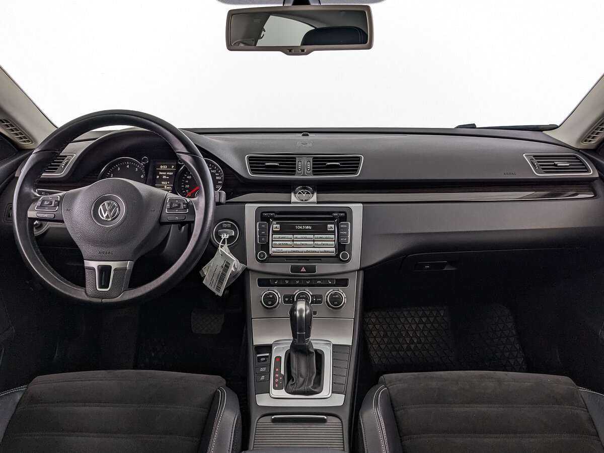 Volkswagen Passat CC с пробегом — 2012 год. Фото: #12
