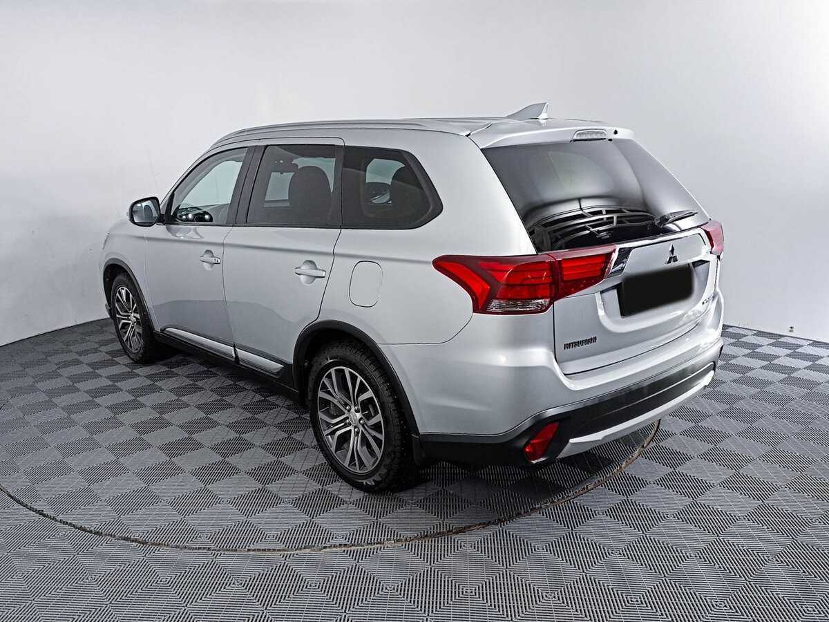Mitsubishi Outlander с пробегом — 2018 год. Фото: #6