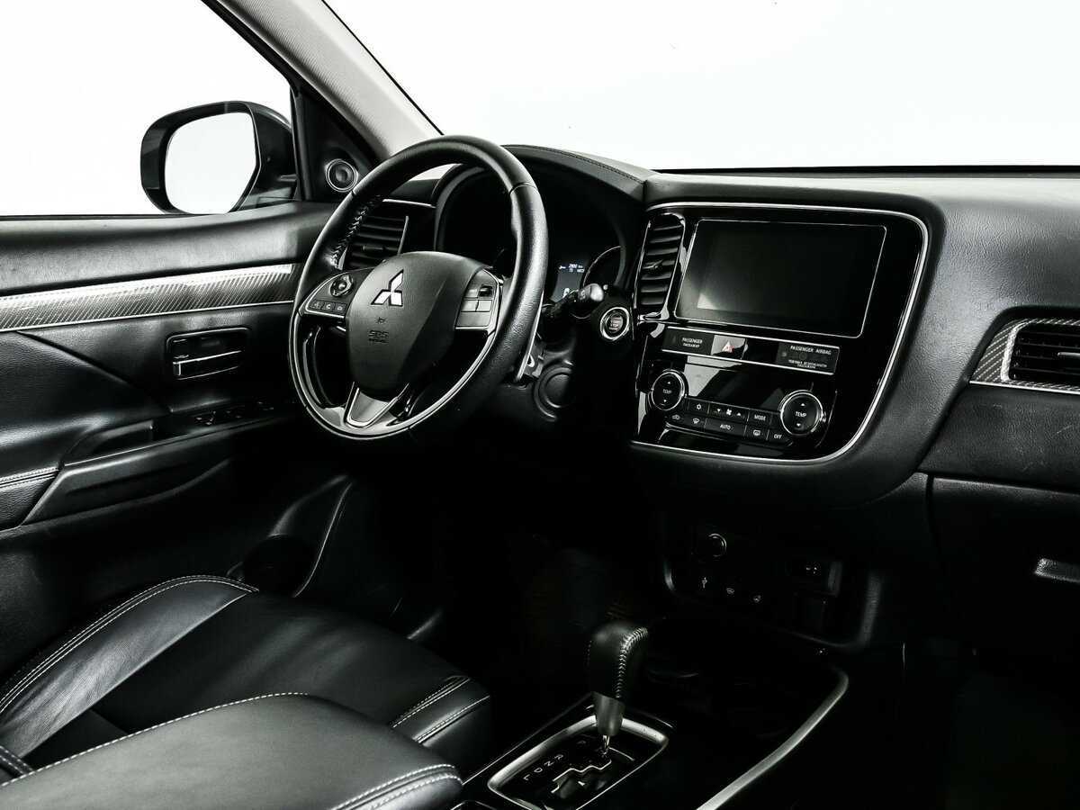 Mitsubishi Outlander с пробегом — 2019 год. Фото: #6