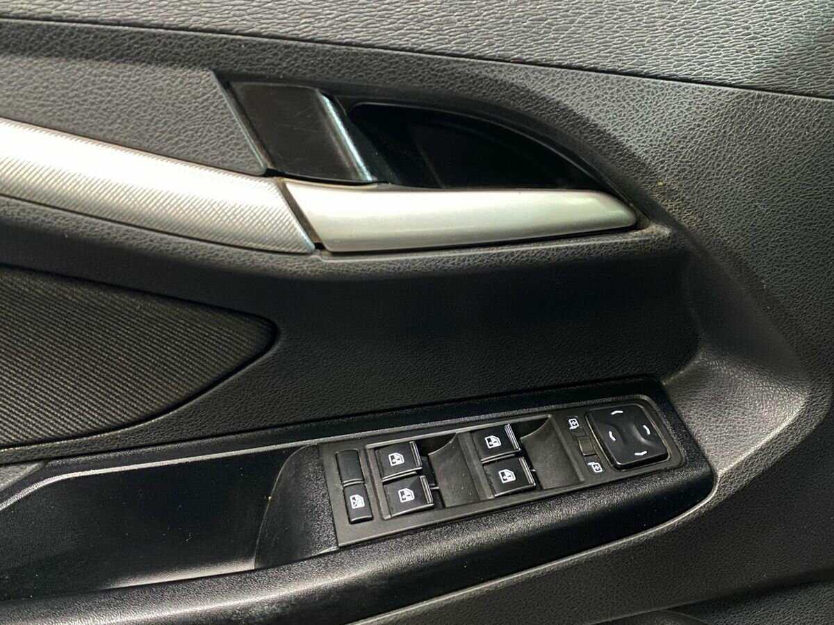 Lada (ВАЗ) Vesta с пробегом — 2016 год. Фото: #15