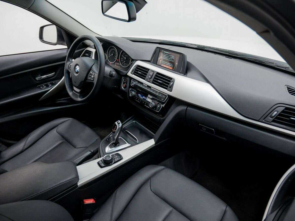 BMW 3 серии с пробегом — 2016 год. Фото: #6