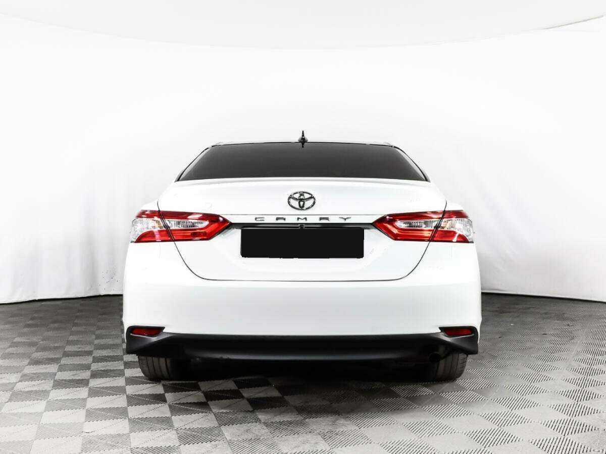 Toyota Camry с пробегом — 2021 год. Фото: #5