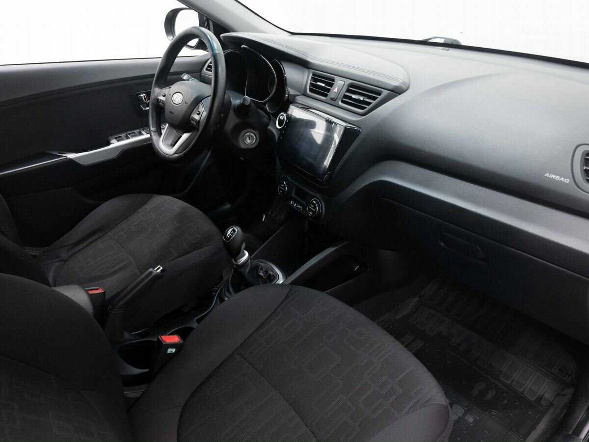 Kia Rio с пробегом — 2012 год. Фото: #11