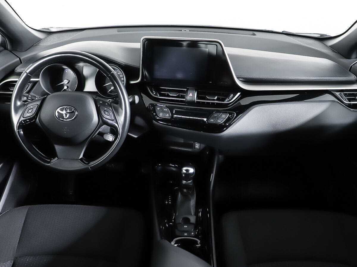 Toyota C-HR с пробегом — 2018 год. Фото: #10