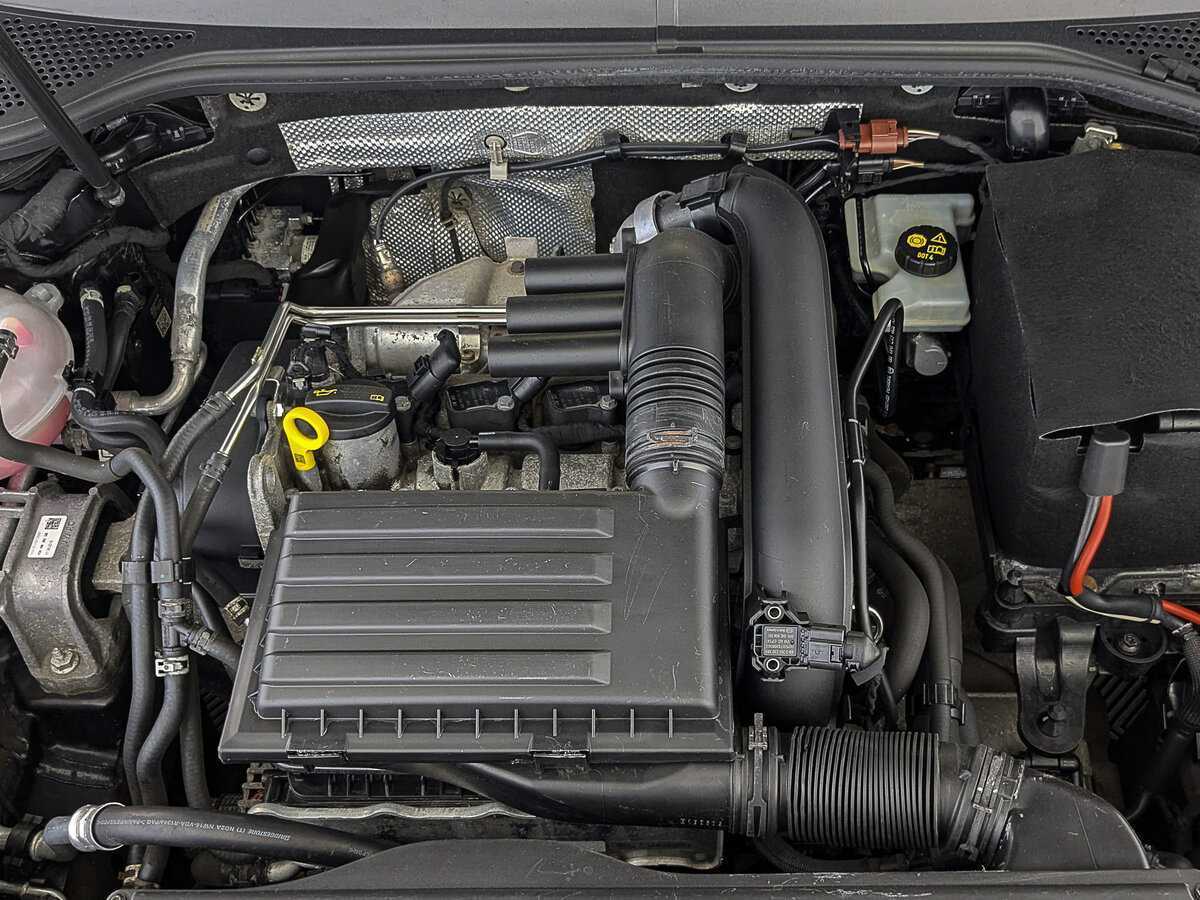 Volkswagen Passat с пробегом — 2016 год. Фото: #8