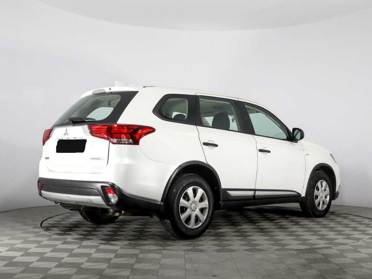 Mitsubishi Outlander с пробегом — 2018 год. Фото: #4