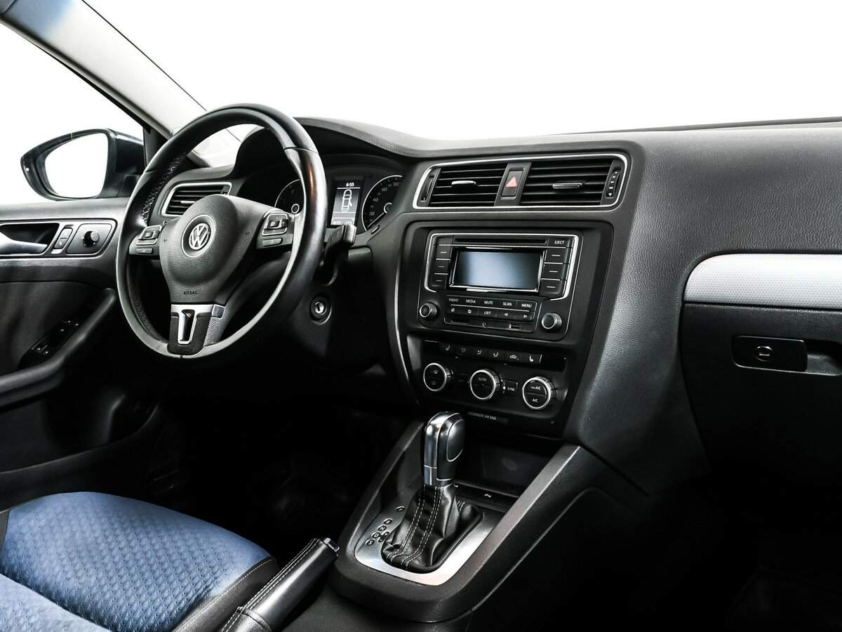 Volkswagen Jetta с пробегом — 2013 год. Фото: #8