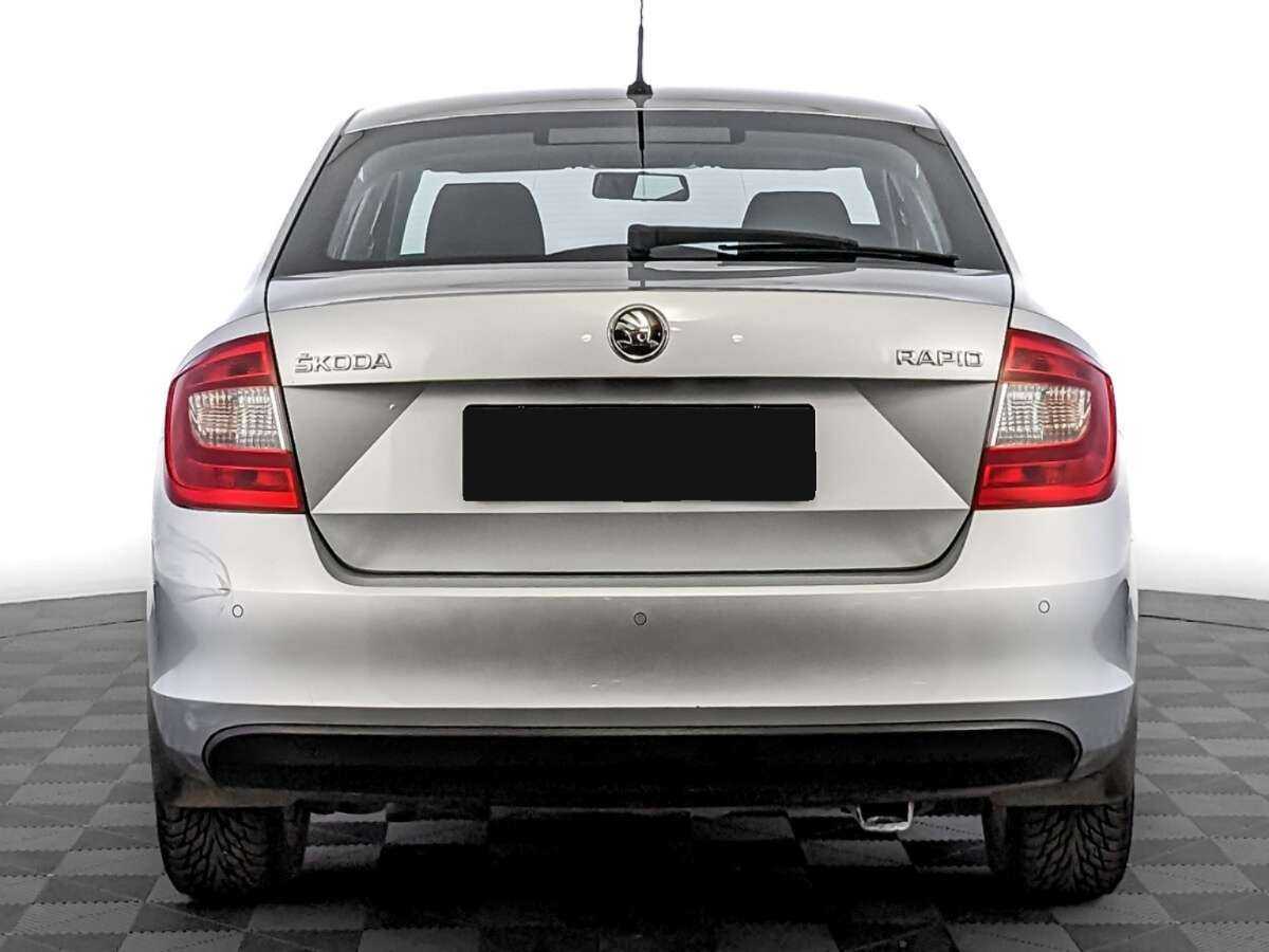 Skoda Rapid с пробегом — 2016 год. Фото: #4