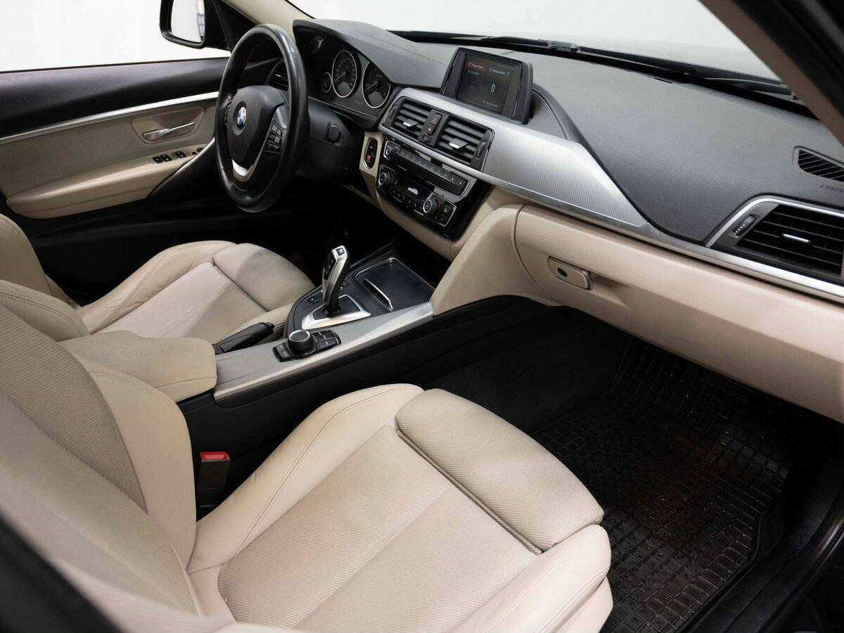 BMW 3 серии с пробегом — 2018 год. Фото: #10
